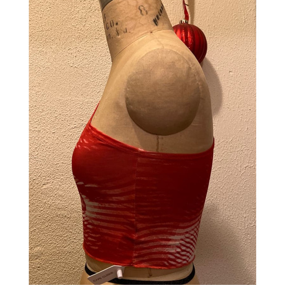 Cape Clique One Shoulder Tie Eye Graphic Cami Crop Top NWT Size 6 Medium - Picture 3 of 8